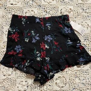 MTLA Black Floral Shorts Size XS Emi Short NWT